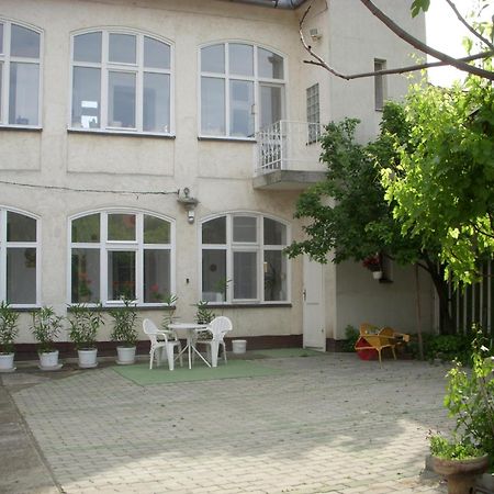 Garden Szivarvany Utcai Vendeghaz Szeged Bagian luar foto