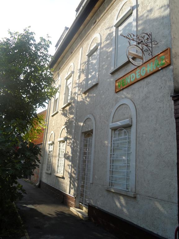 Garden Szivarvany Utcai Vendeghaz Szeged Bagian luar foto